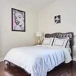 Hollywood Hills Homestay